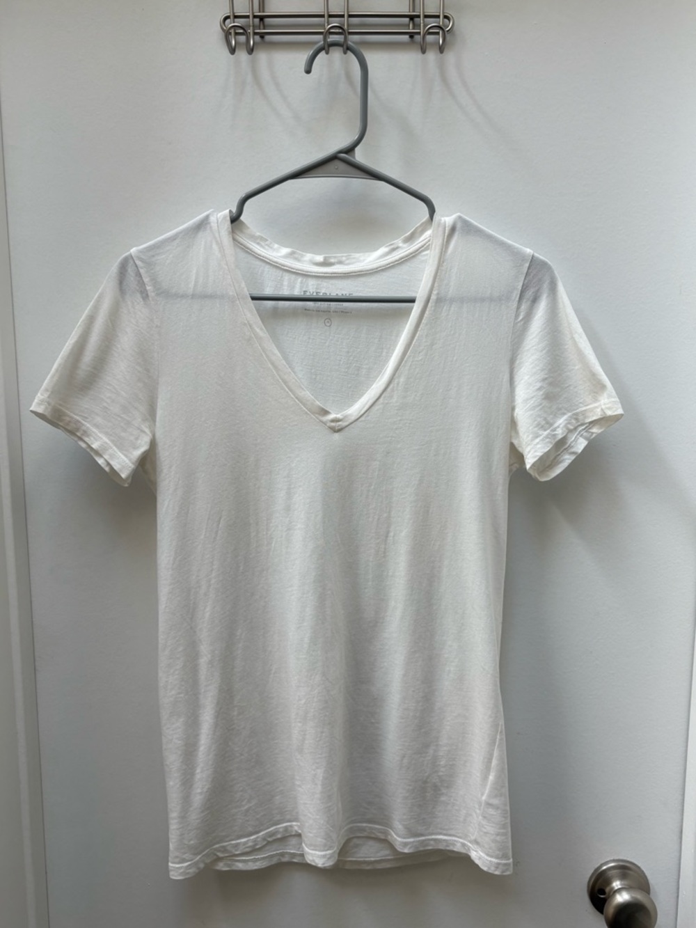 Everlane White V-Neck Short Sleeve Tee